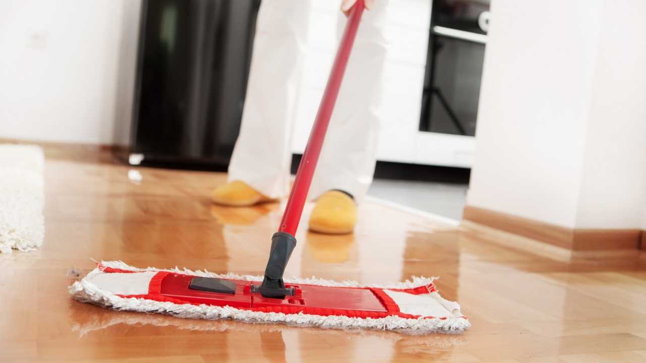 The Best Way to Clean Bathroom Tile